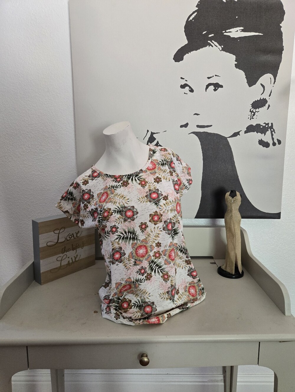 NWT Womens Zava Floral Print Short Sleeve Kids Top - Beige & Red Size XXL